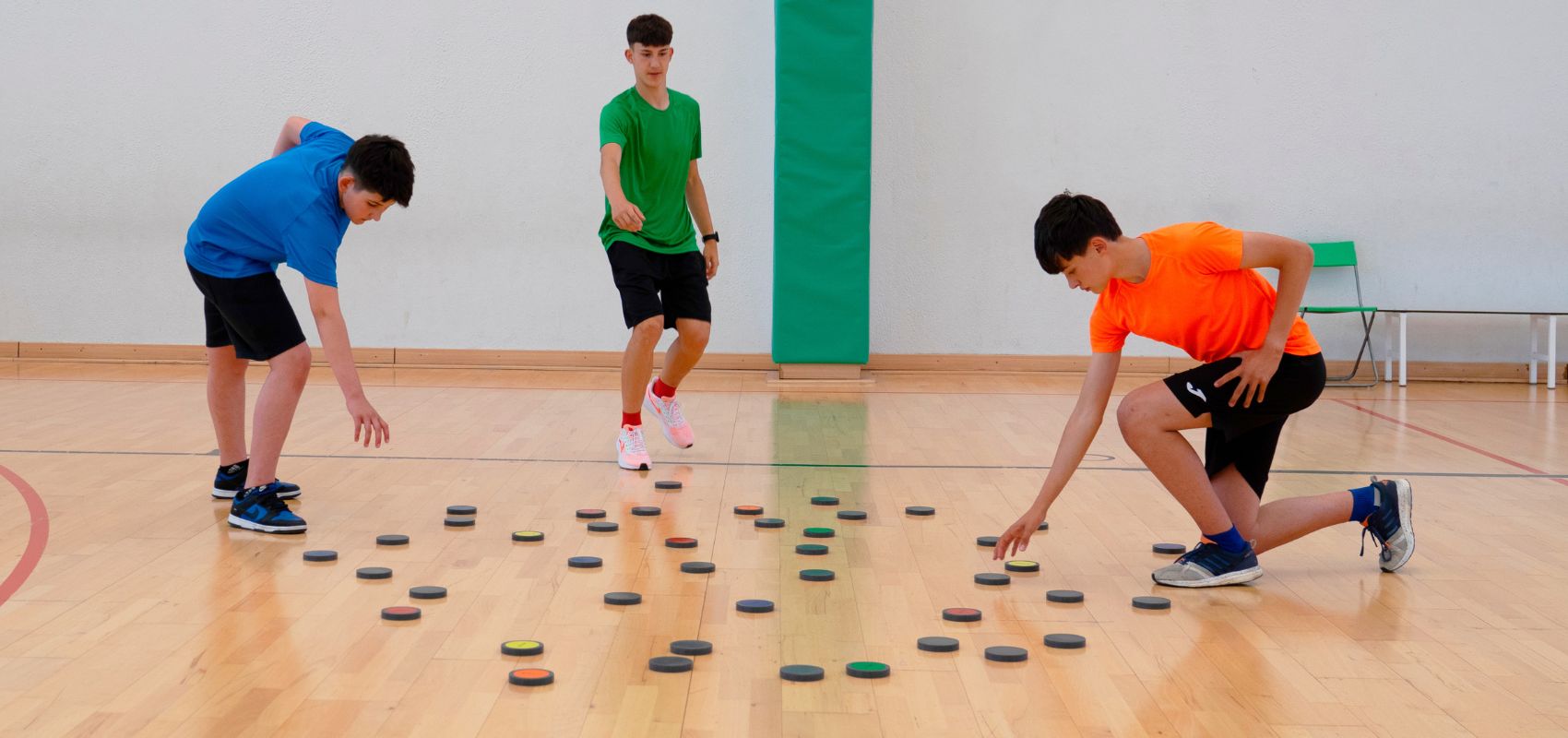 Juegos de Educación Física con discos de colores 